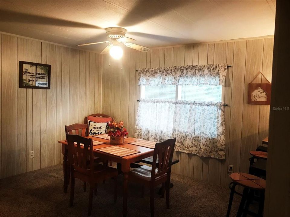 For Sale: $165,000 (2 beds, 2 baths, 1104 Square Feet)