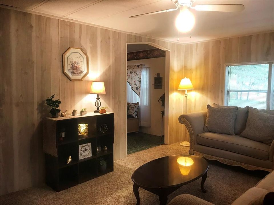 For Sale: $165,000 (2 beds, 2 baths, 1104 Square Feet)