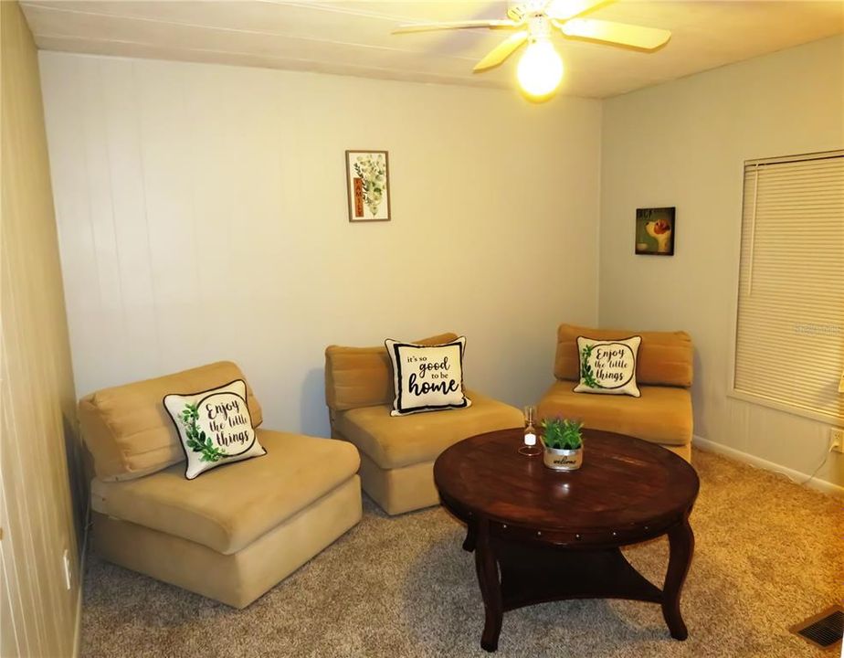 For Sale: $165,000 (2 beds, 2 baths, 1104 Square Feet)