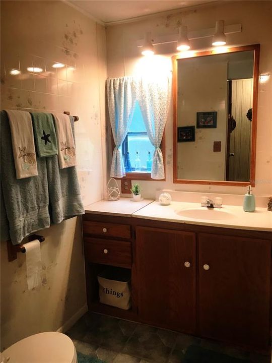 For Sale: $165,000 (2 beds, 2 baths, 1104 Square Feet)