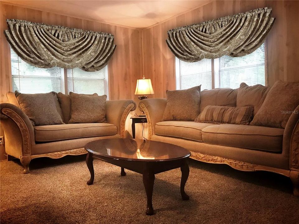 For Sale: $165,000 (2 beds, 2 baths, 1104 Square Feet)