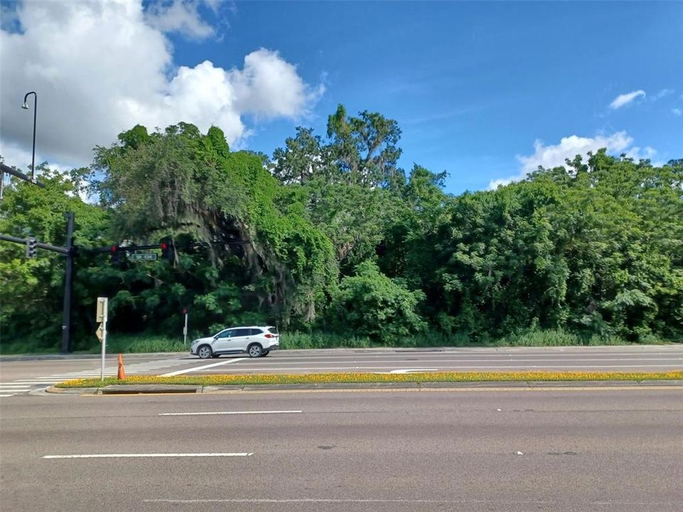 待售: $1,500,000 (2.32 acres)