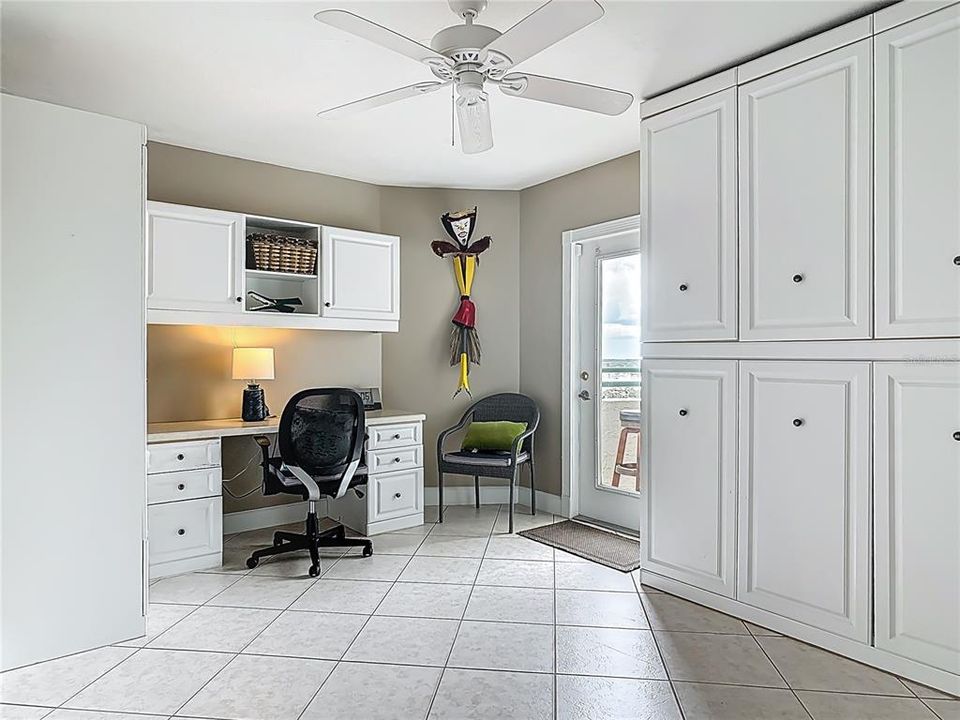 For Sale: $650,000 (3 beds, 3 baths, 2140 Square Feet)