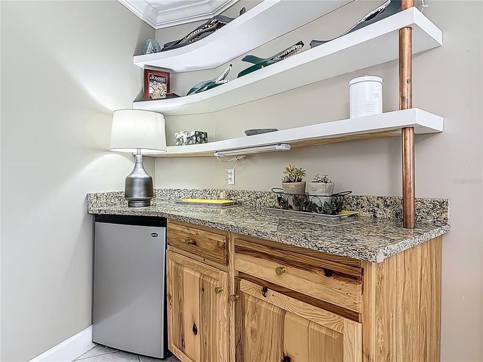 For Sale: $650,000 (3 beds, 3 baths, 2140 Square Feet)