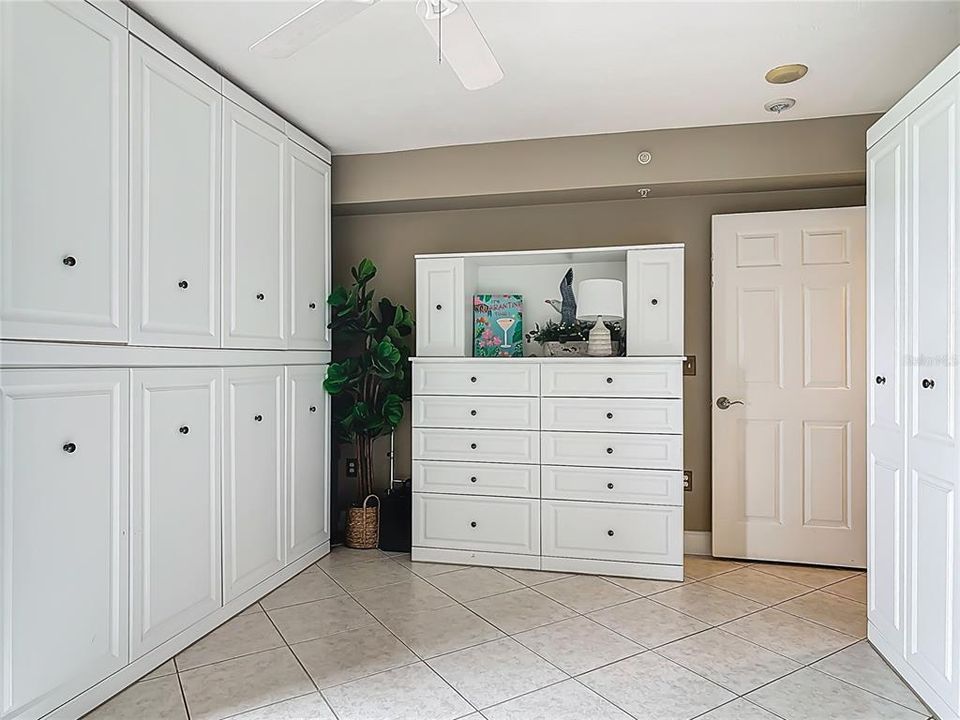 For Sale: $650,000 (3 beds, 3 baths, 2140 Square Feet)