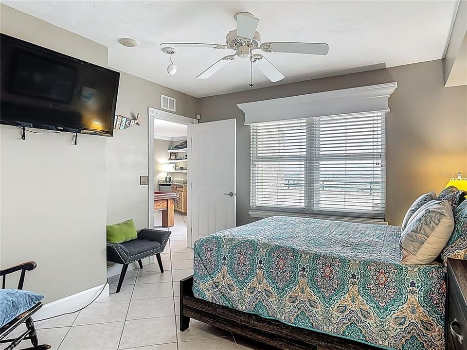 For Sale: $650,000 (3 beds, 3 baths, 2140 Square Feet)