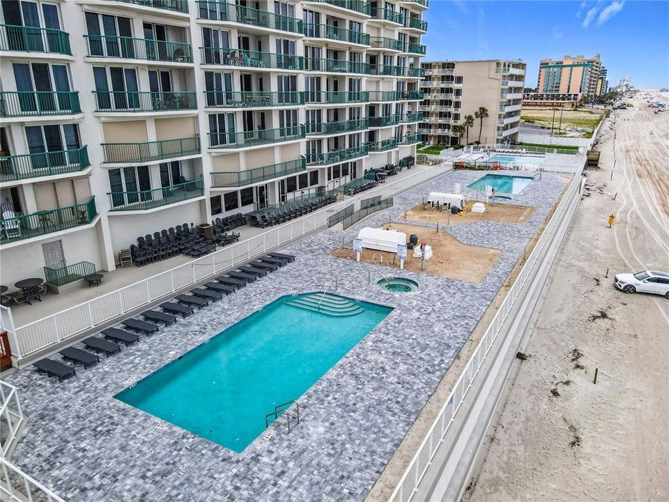 For Sale: $650,000 (3 beds, 3 baths, 2140 Square Feet)