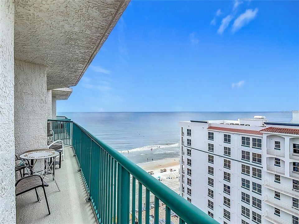 For Sale: $650,000 (3 beds, 3 baths, 2140 Square Feet)