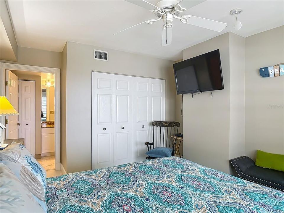 For Sale: $650,000 (3 beds, 3 baths, 2140 Square Feet)