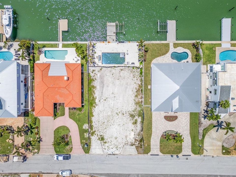 待售: $1,500,000 (0.24 acres)