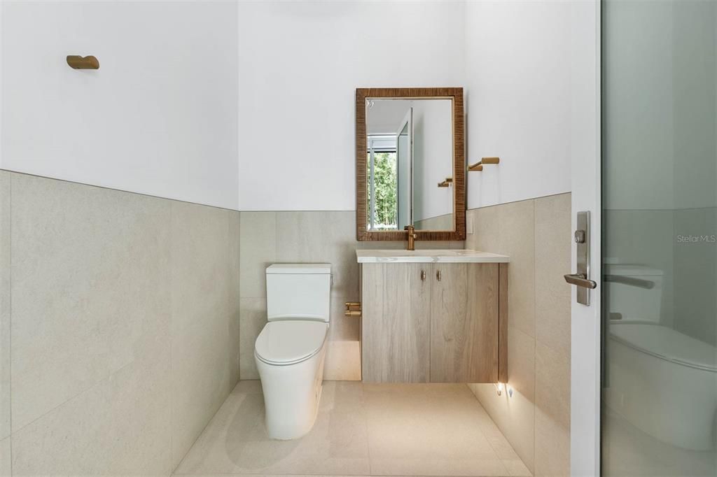 For Sale: $3,825,000 (5 beds, 5 baths, 4055 Square Feet)