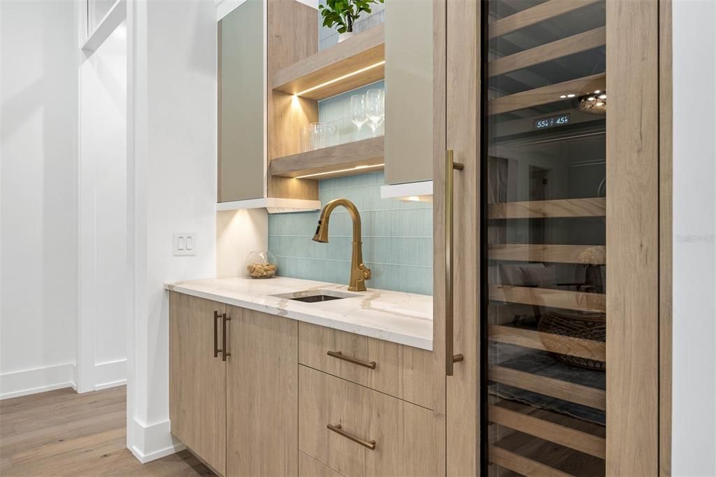 For Sale: $3,825,000 (5 beds, 5 baths, 4055 Square Feet)