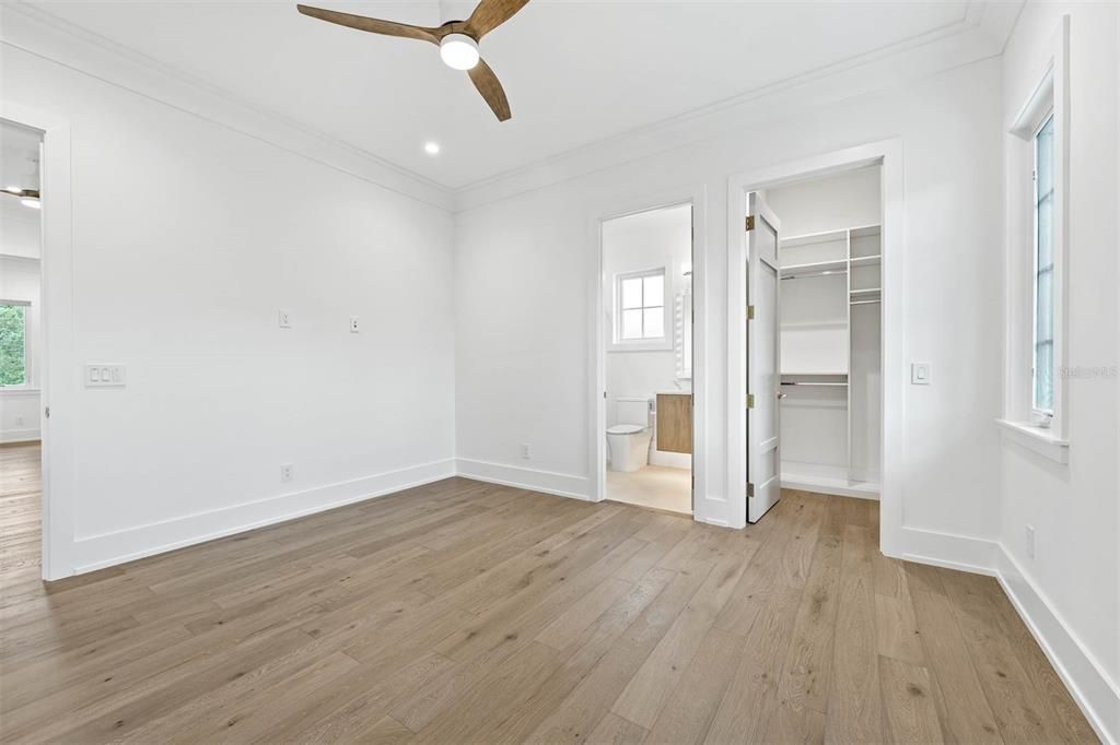 For Sale: $3,825,000 (5 beds, 5 baths, 4055 Square Feet)