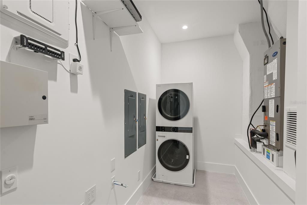 For Sale: $3,825,000 (5 beds, 5 baths, 4055 Square Feet)