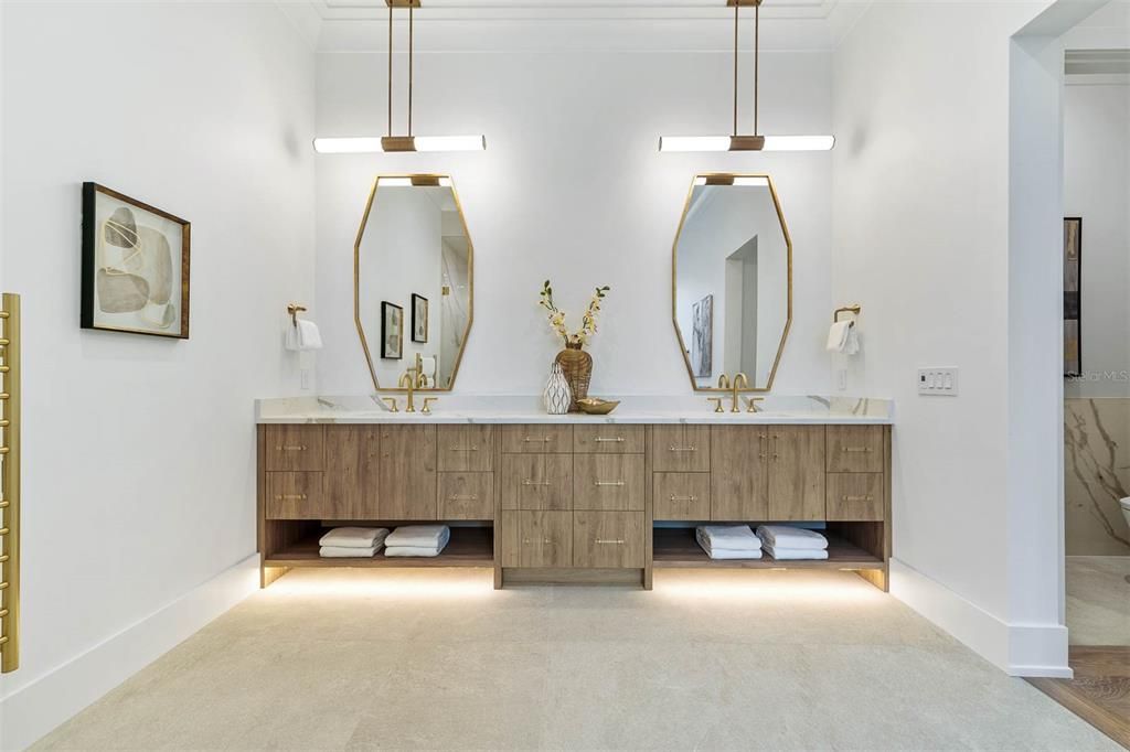 For Sale: $3,825,000 (5 beds, 5 baths, 4055 Square Feet)