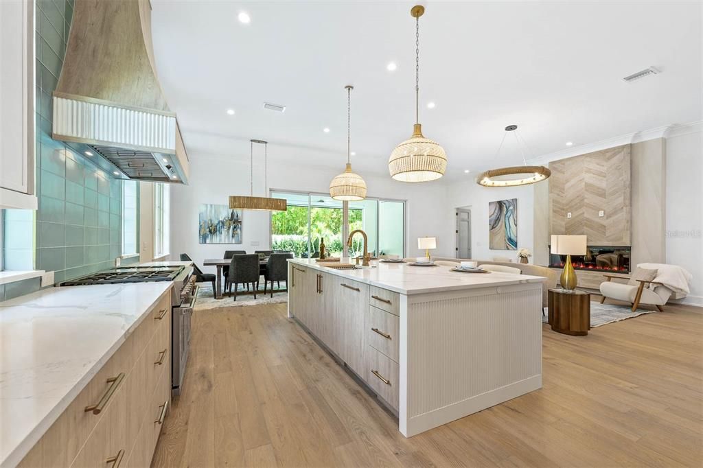 For Sale: $3,825,000 (5 beds, 5 baths, 4055 Square Feet)