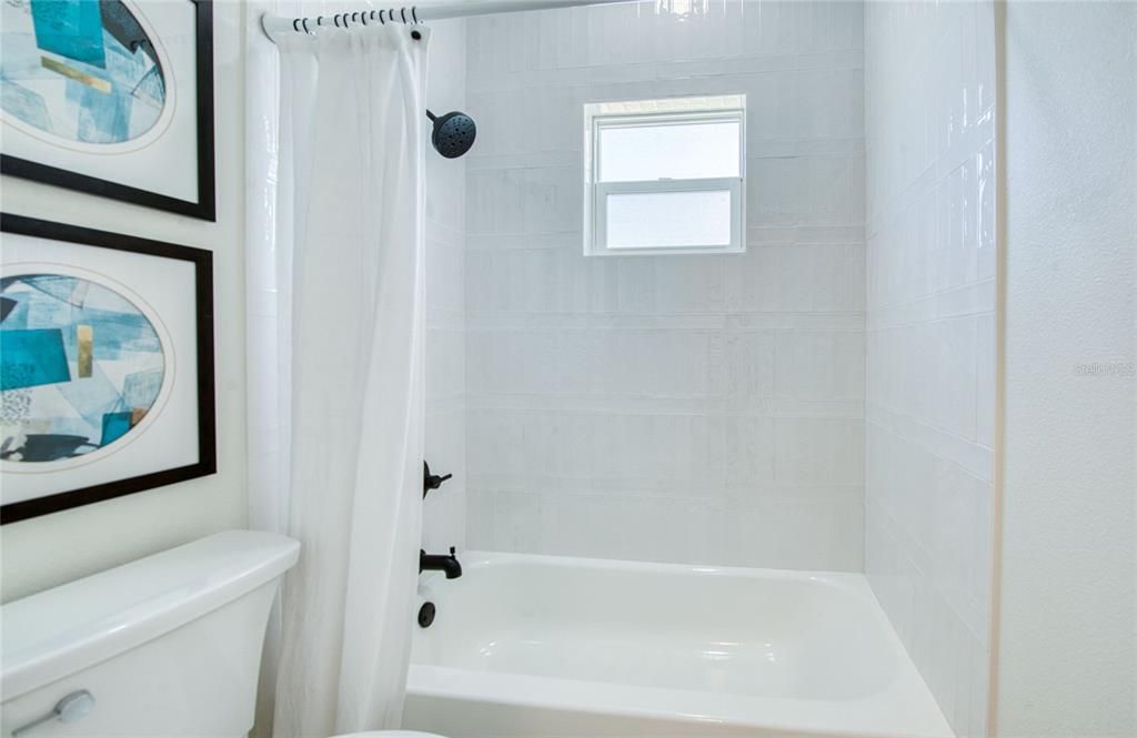 На продажу: $639,000 (4 спален, 2 ванн, 2000 Квадратных фут)