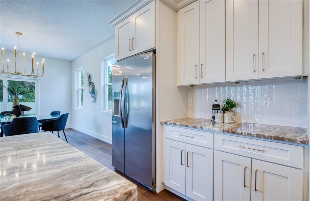 На продажу: $639,000 (4 спален, 2 ванн, 2000 Квадратных фут)