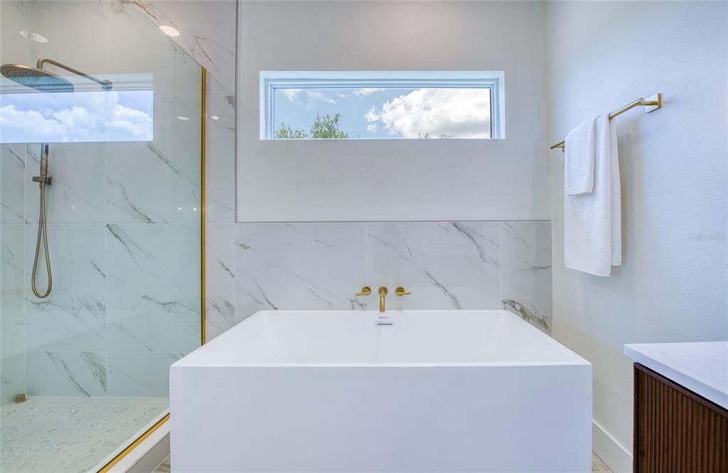 На продажу: $639,000 (4 спален, 2 ванн, 2000 Квадратных фут)