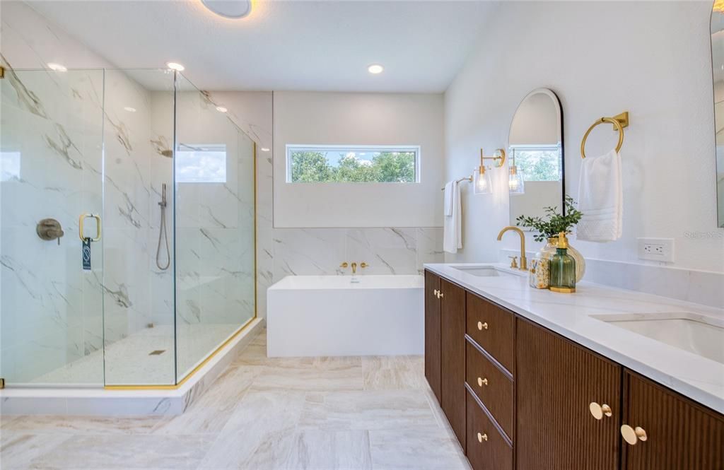 На продажу: $639,000 (4 спален, 2 ванн, 2000 Квадратных фут)