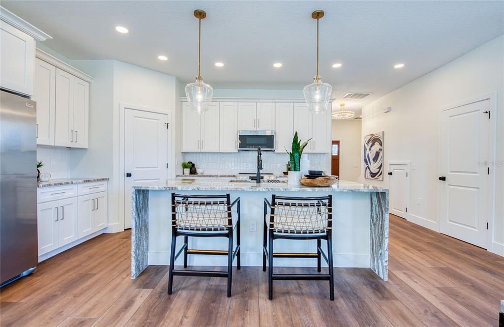 На продажу: $639,000 (4 спален, 2 ванн, 2000 Квадратных фут)