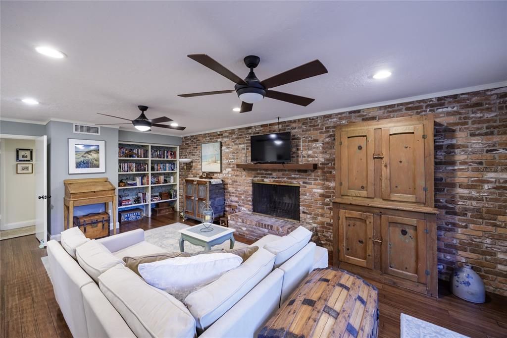 For Sale: $799,000 (5 beds, 3 baths, 3437 Square Feet)