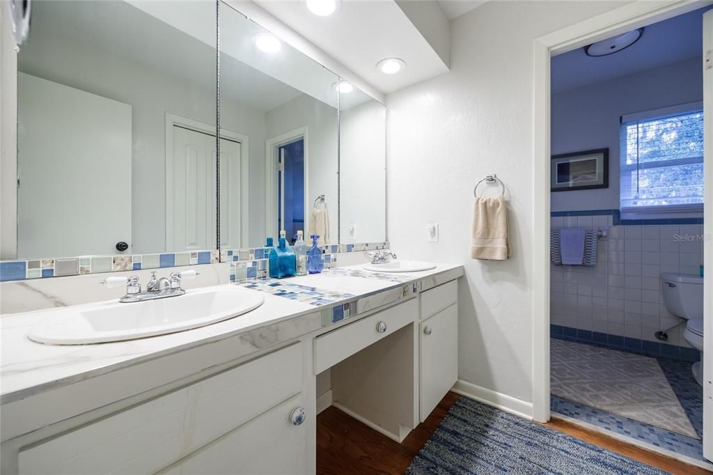 For Sale: $799,000 (5 beds, 3 baths, 3437 Square Feet)