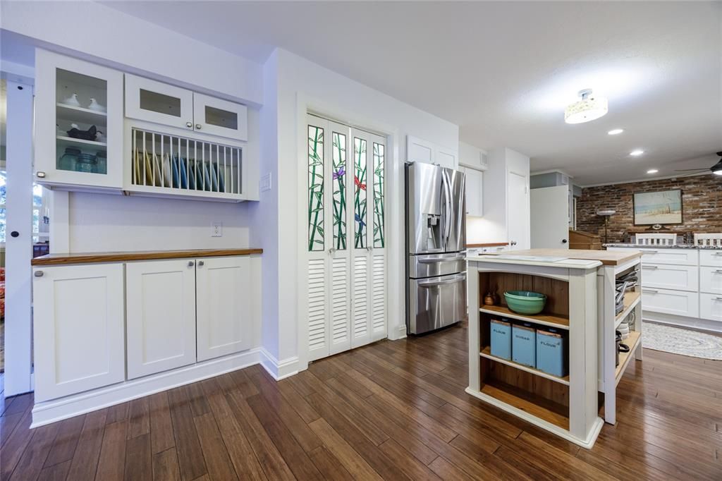 For Sale: $799,000 (5 beds, 3 baths, 3437 Square Feet)