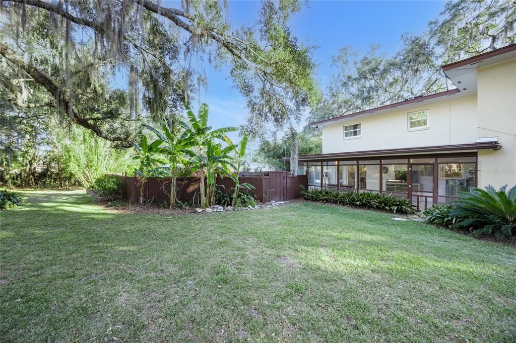 For Sale: $799,000 (5 beds, 3 baths, 3437 Square Feet)