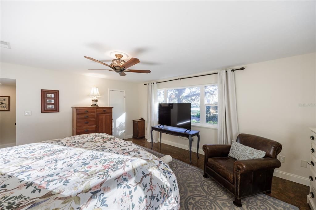 For Sale: $799,000 (5 beds, 3 baths, 3437 Square Feet)