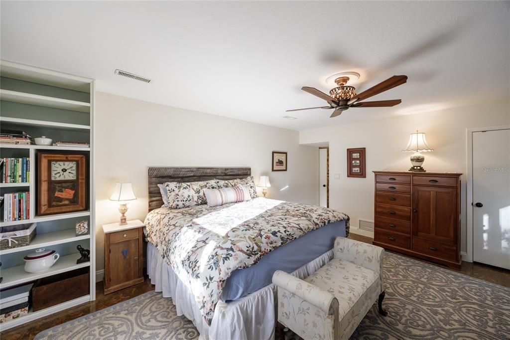 For Sale: $799,000 (5 beds, 3 baths, 3437 Square Feet)