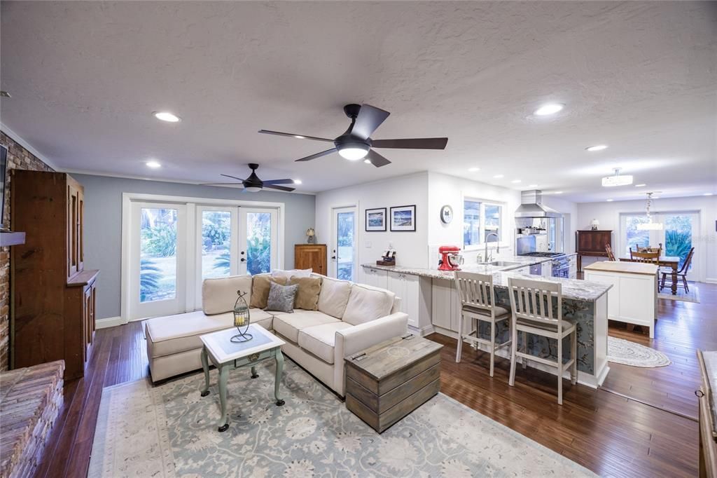 For Sale: $799,000 (5 beds, 3 baths, 3437 Square Feet)