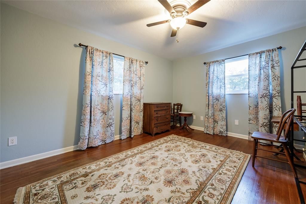 For Sale: $799,000 (5 beds, 3 baths, 3437 Square Feet)