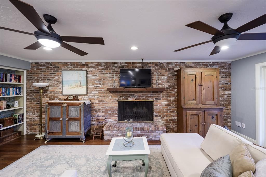 For Sale: $799,000 (5 beds, 3 baths, 3437 Square Feet)