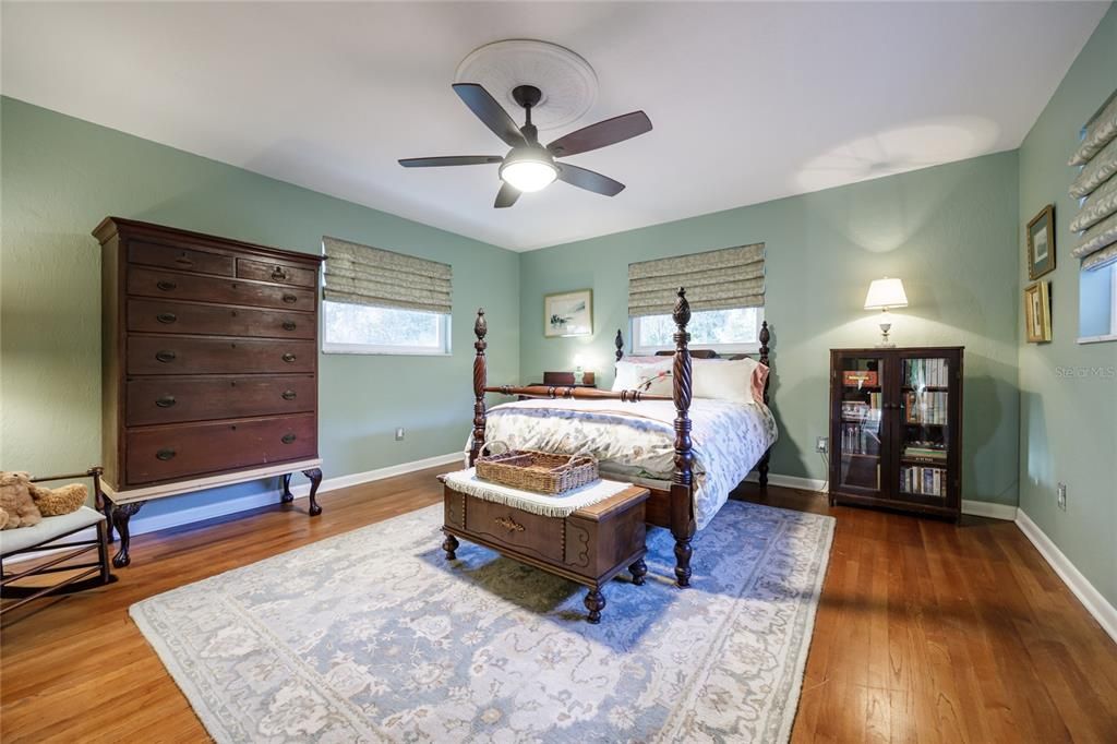 For Sale: $799,000 (5 beds, 3 baths, 3437 Square Feet)