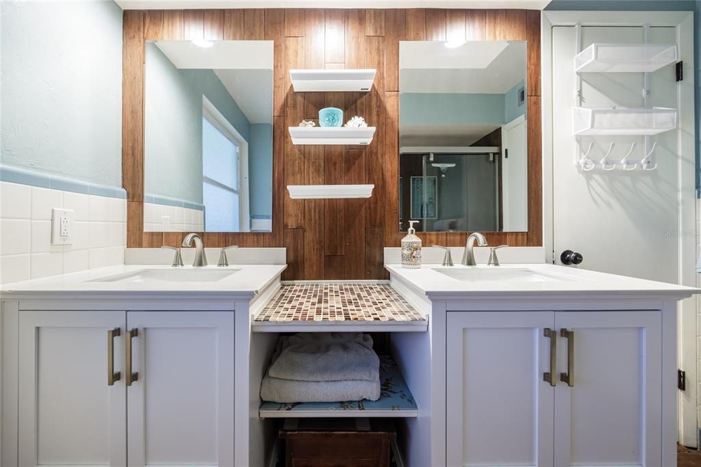 For Sale: $799,000 (5 beds, 3 baths, 3437 Square Feet)