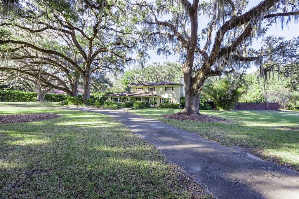 For Sale: $799,000 (5 beds, 3 baths, 3437 Square Feet)