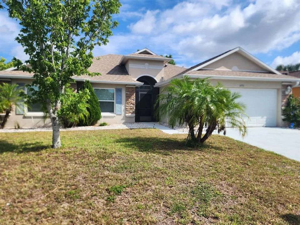 Recently Sold: $300,000 (3 beds, 2 baths, 1728 Square Feet)