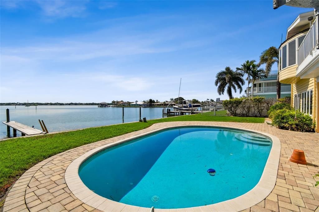 На продажу: $1,950,000 (5 спален, 4 ванн, 4138 Квадратных фут)