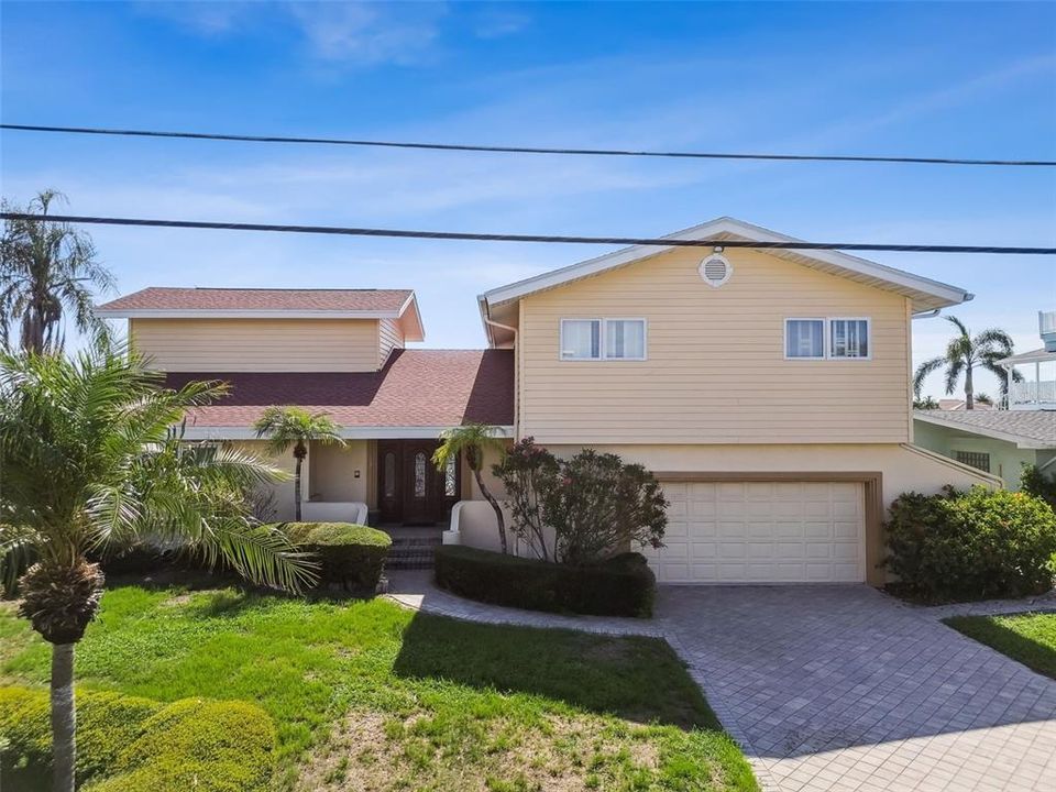 На продажу: $1,950,000 (5 спален, 4 ванн, 4138 Квадратных фут)