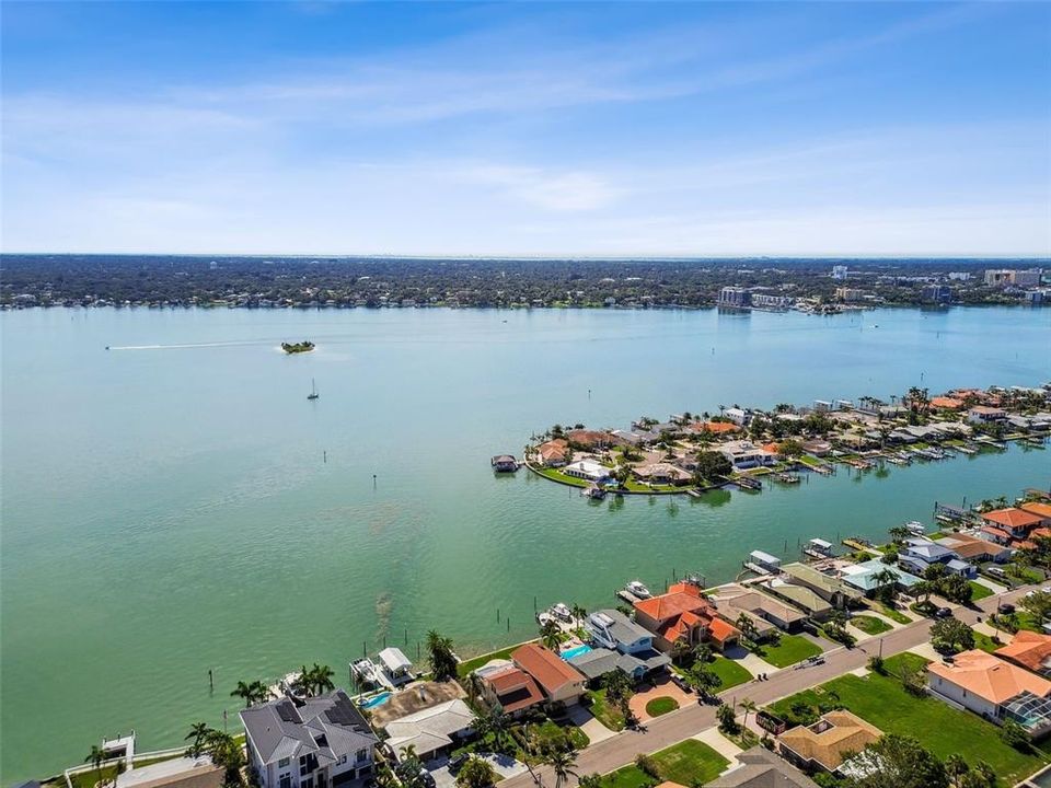 На продажу: $1,950,000 (5 спален, 4 ванн, 4138 Квадратных фут)