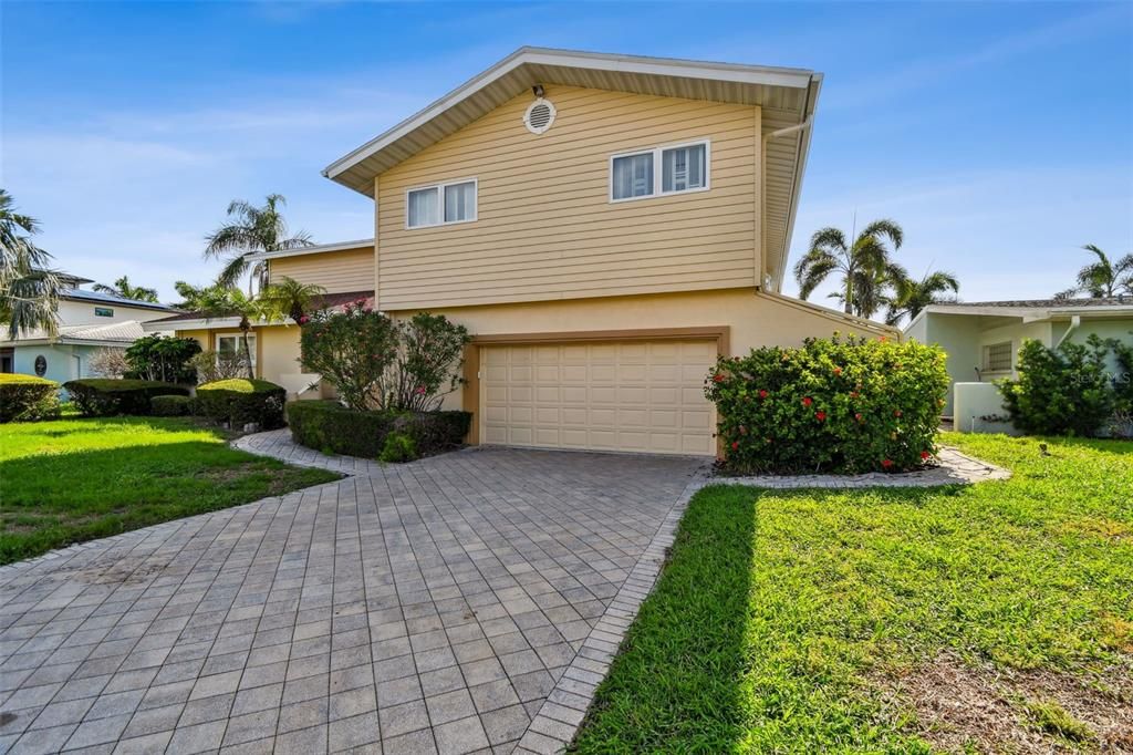 На продажу: $1,950,000 (5 спален, 4 ванн, 4138 Квадратных фут)