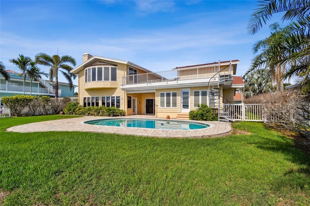 На продажу: $1,950,000 (5 спален, 4 ванн, 4138 Квадратных фут)