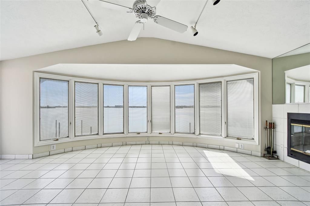 На продажу: $1,950,000 (5 спален, 4 ванн, 4138 Квадратных фут)