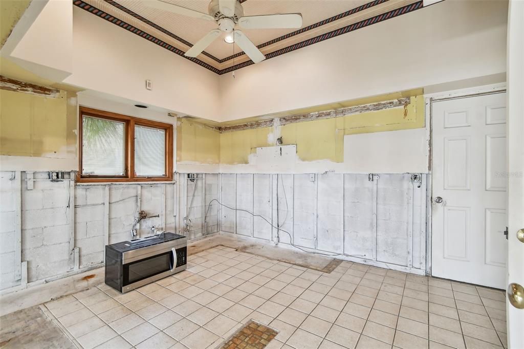 На продажу: $1,950,000 (5 спален, 4 ванн, 4138 Квадратных фут)