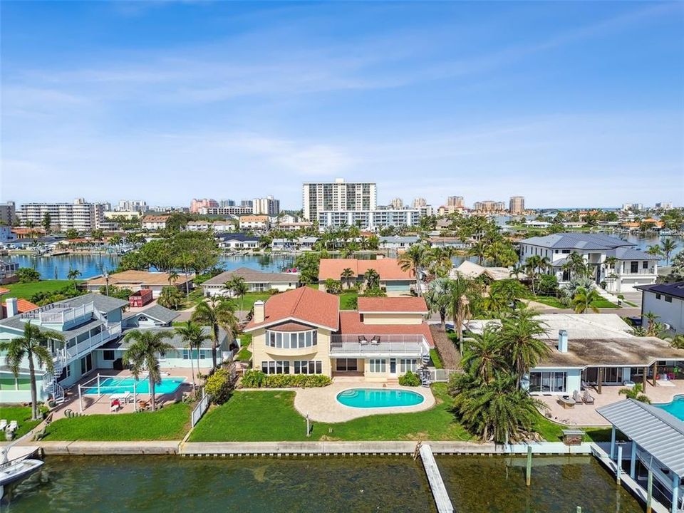 На продажу: $1,950,000 (5 спален, 4 ванн, 4138 Квадратных фут)