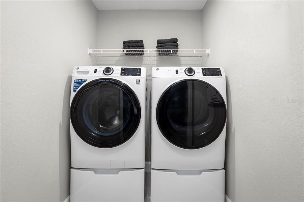 En Venta: $468,990 (4 camas, 3 baños, 3287 Pies cuadrados)