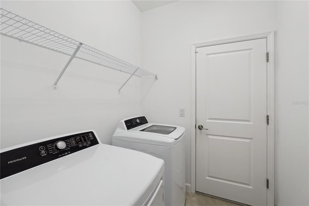 Active With Contract: $450,000 (3 beds, 3 baths, 2032 Square Feet)