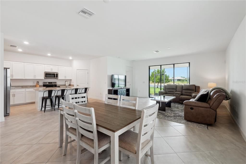 Active With Contract: $450,000 (3 beds, 3 baths, 2032 Square Feet)