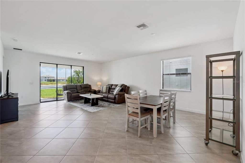 Active With Contract: $450,000 (3 beds, 3 baths, 2032 Square Feet)